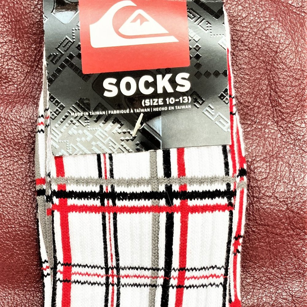 Socks NWT Men L Crew Quicksilver Athletic casual 1 pair White Red Black Plaid
